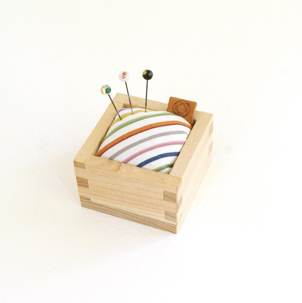 Cohana, Masu Pincushion with Shippo Glass Sewing Pins